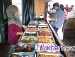 MAKAN PUAS HANYA DITUNJUK! Warung Tunjuk-Tunjuk Bantaeng, Kuliner Unik dengan Harga Merakyat!